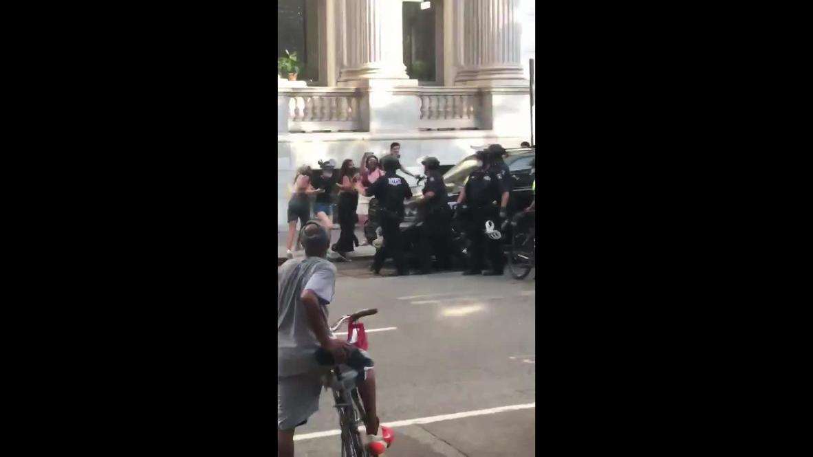USA: Black Lives Matter activists scuffle with police in New York City