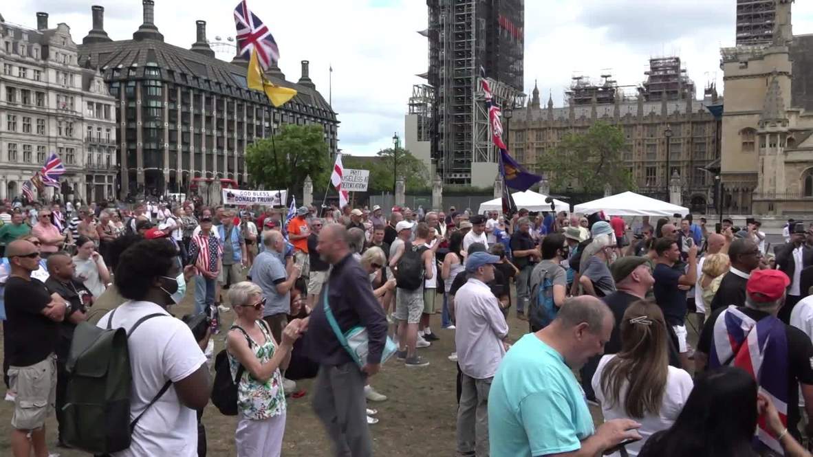 UK: Protesters call for deportation of Rochdale grooming gang members in London