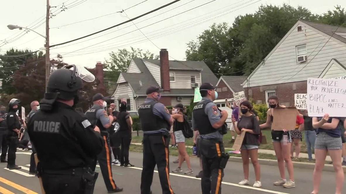 USA: Pro-police rally is met with BLM counter-protesters in New Jersey