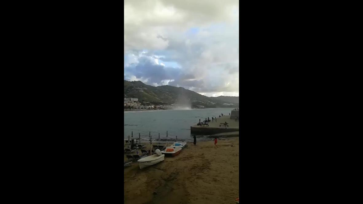 Italia: Remolino impacta sorpresivamente la playa en Cefalu