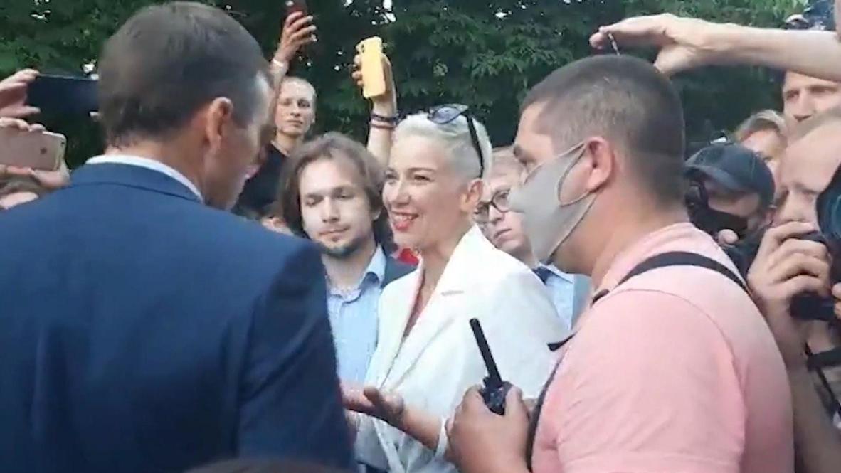 Belarus: Hundreds rally in support of opposition candidate Tikhanovskaya in Minsk