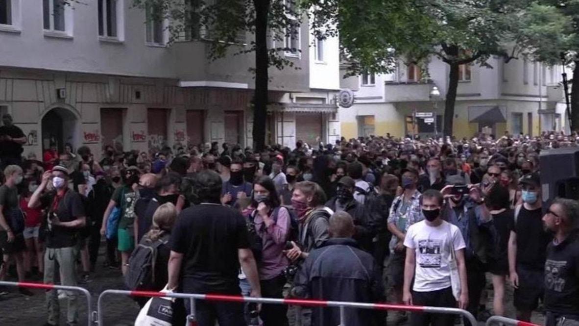 Germany: Several detained as protesters rally against eviction of left-wing pub in Berlin