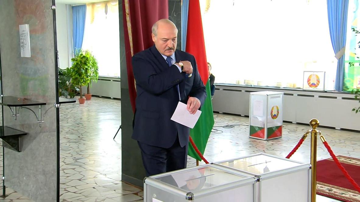 Belarus: Lukashenko casts vote in presidential elections