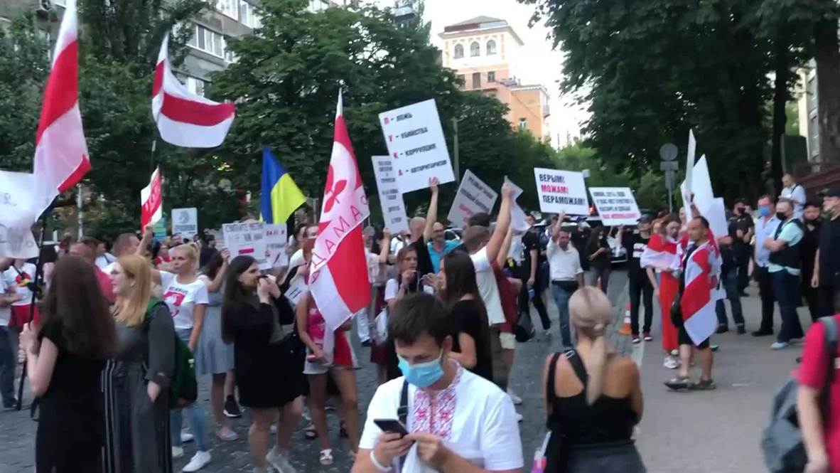 Украина: В Киеве задерживают протестующих возле посольства Белоруссии