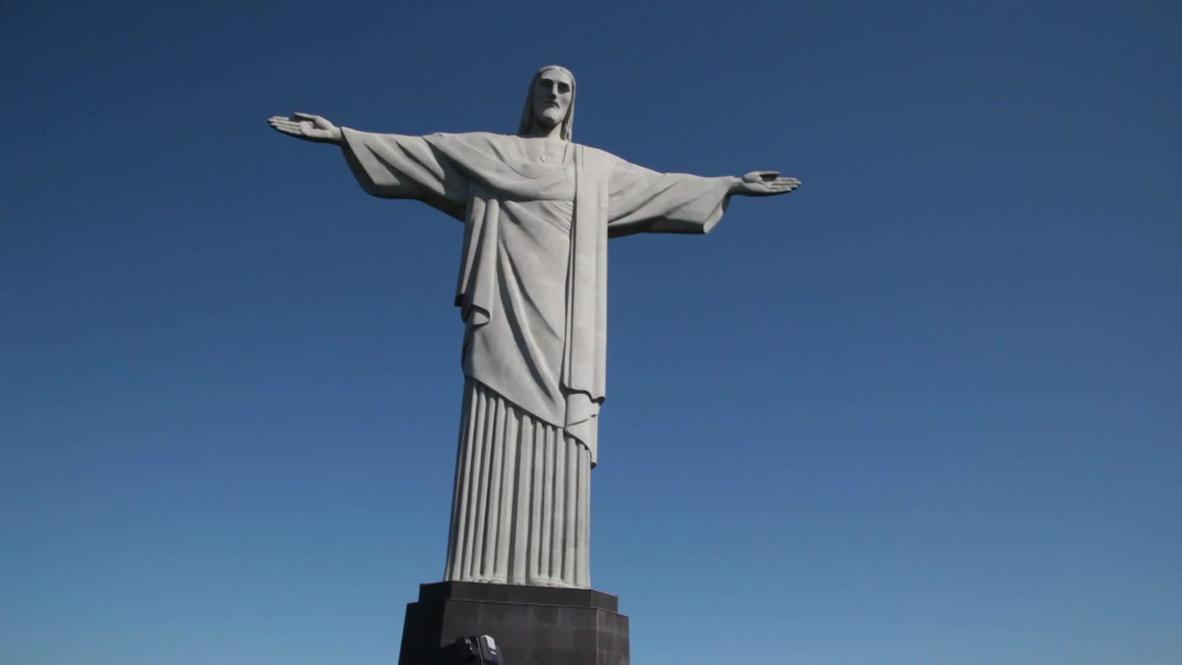 Brazil: Christ the Redeemer mass service pays tribute to COVID victims