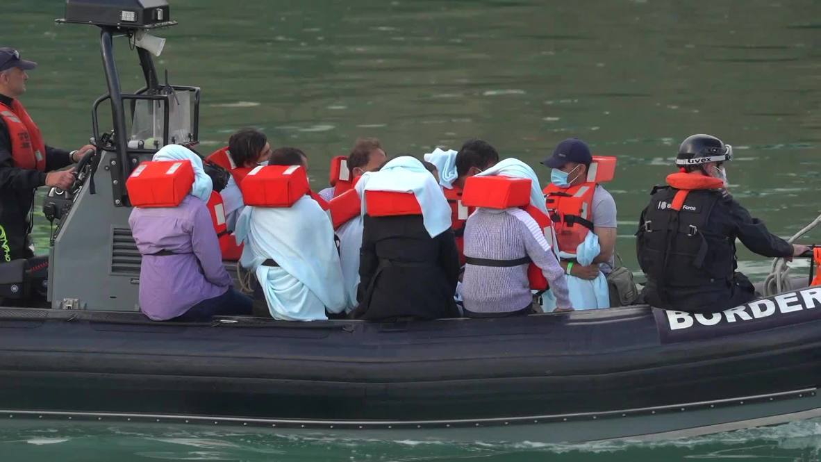 UK: Intercepted migrants brought to Dover as Channel crossings surge