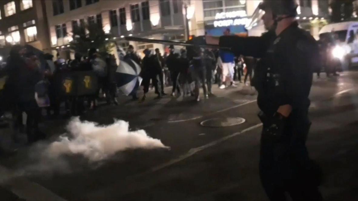 EE.UU.: Policía dispersa a los manifestantes de BLM en el exterior del juzgado de Portland