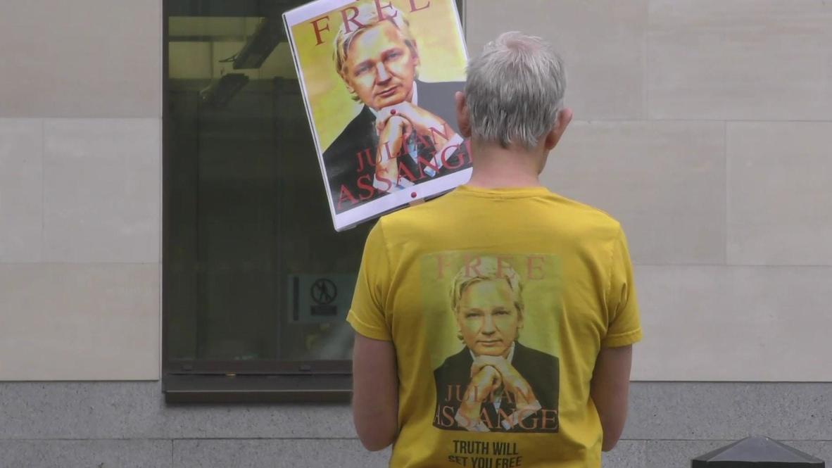UK: Prosecution 'making every effort' to delay hearing - Assange's father as US submits new claims