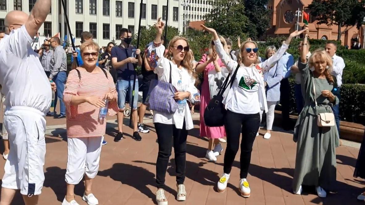 Белоруссия: Жители Минска прибывают на митинг в поддержку Александра Лукашенко