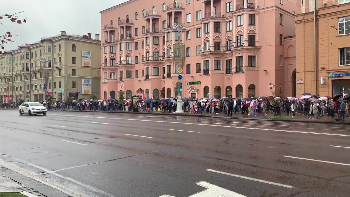 Bielorrusia: Cientos de personas exigen la liberación de los "presos políticos" en Minsk