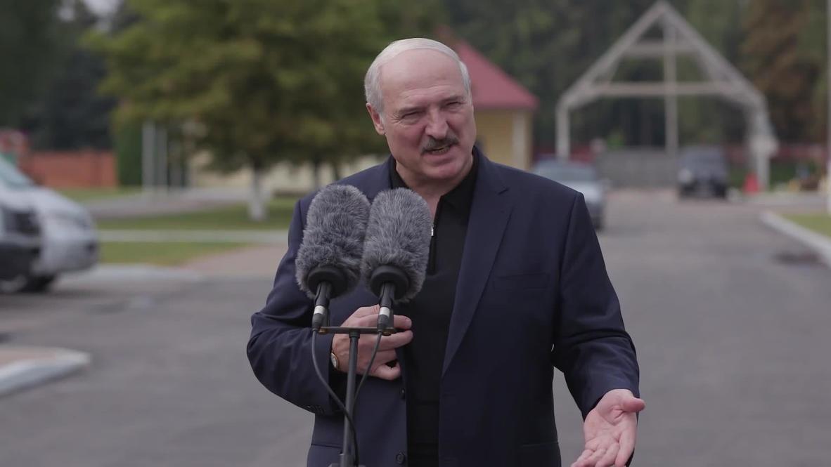 Белоруссия: "По ее просьбе" - Лукашенко рассказал, что помог вывезти Тихановскую в Литву
