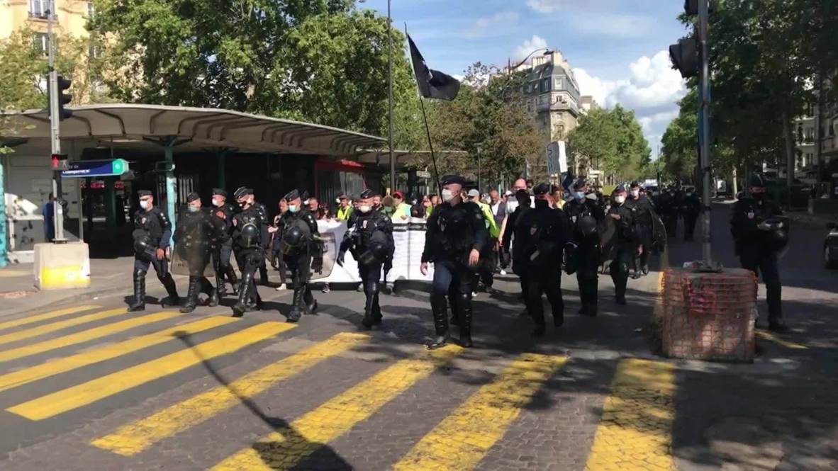 France: 'There is no democracy in France' - Yellow Vests march in Paris for new round of demos