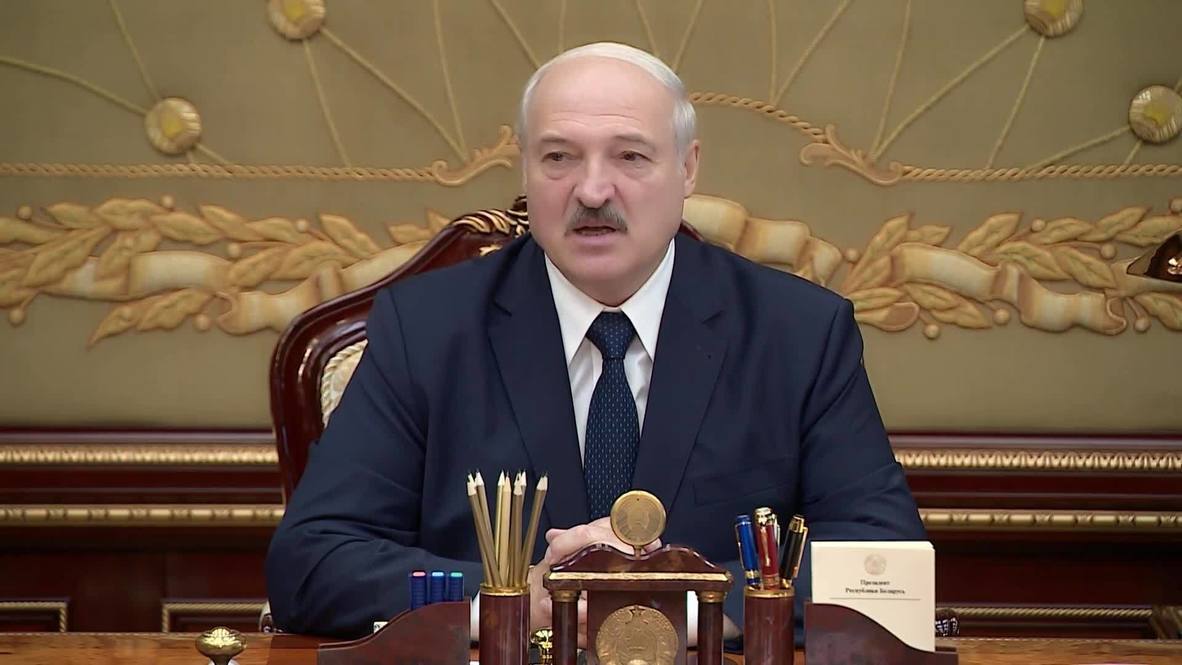 Белоруссия: Те, кто не разделяет госидеологию, в школе работать не должны - Лукашенко