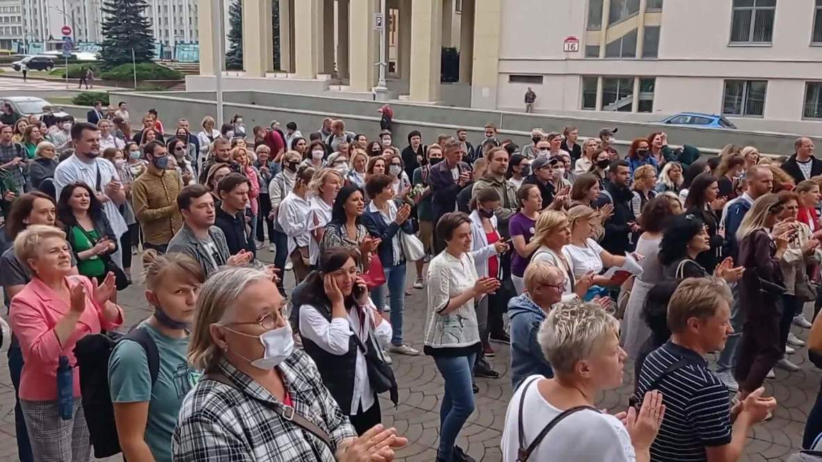 Bielorrusia: Profesores de Minsk protestan contra el presidente Lukashenko