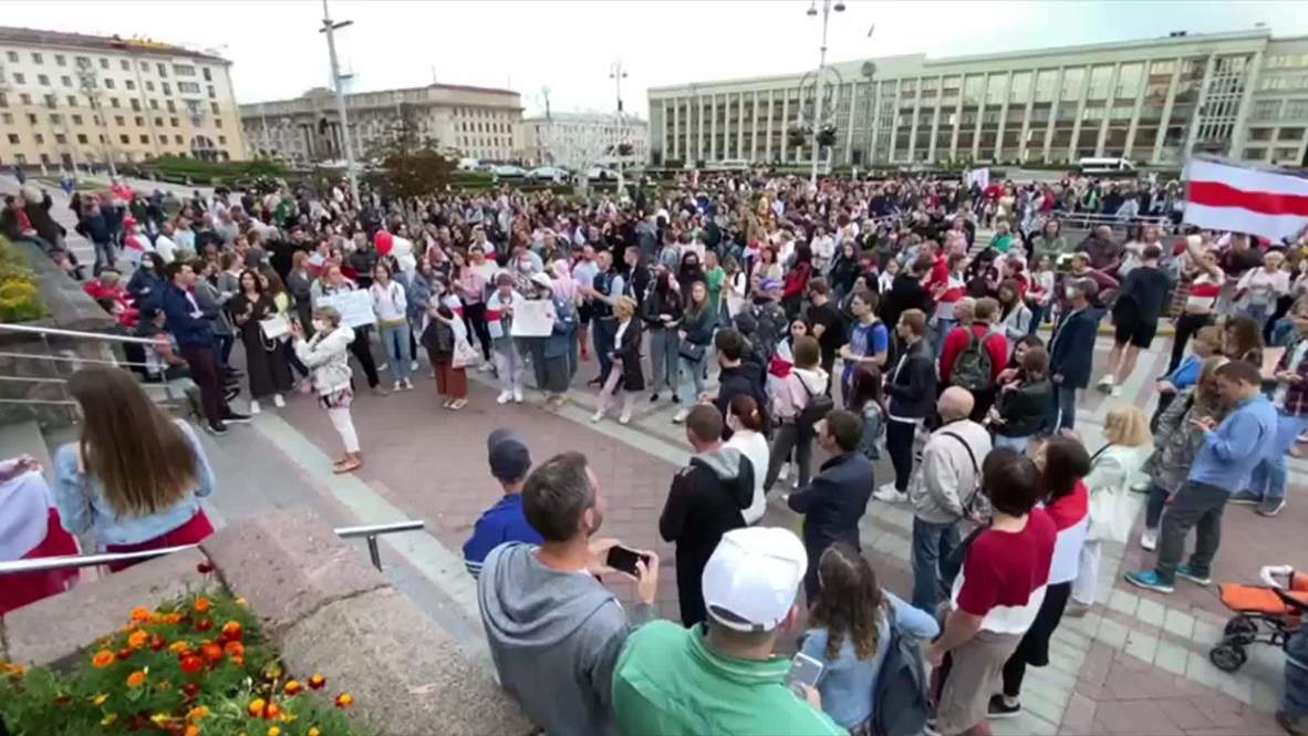 Bielorrusia: Manifestantes protestan contra Lukashenko en la plaza de la Independencia de Minsk