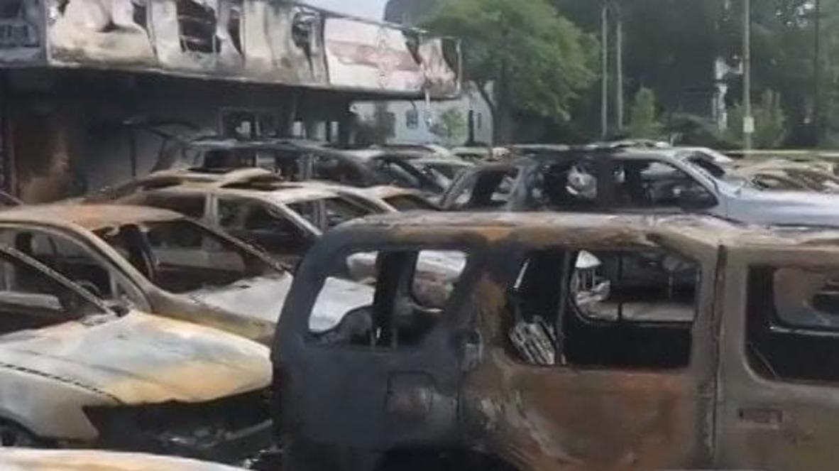 USA: Structures and dozens of vehicles burnt following Kenosha protests