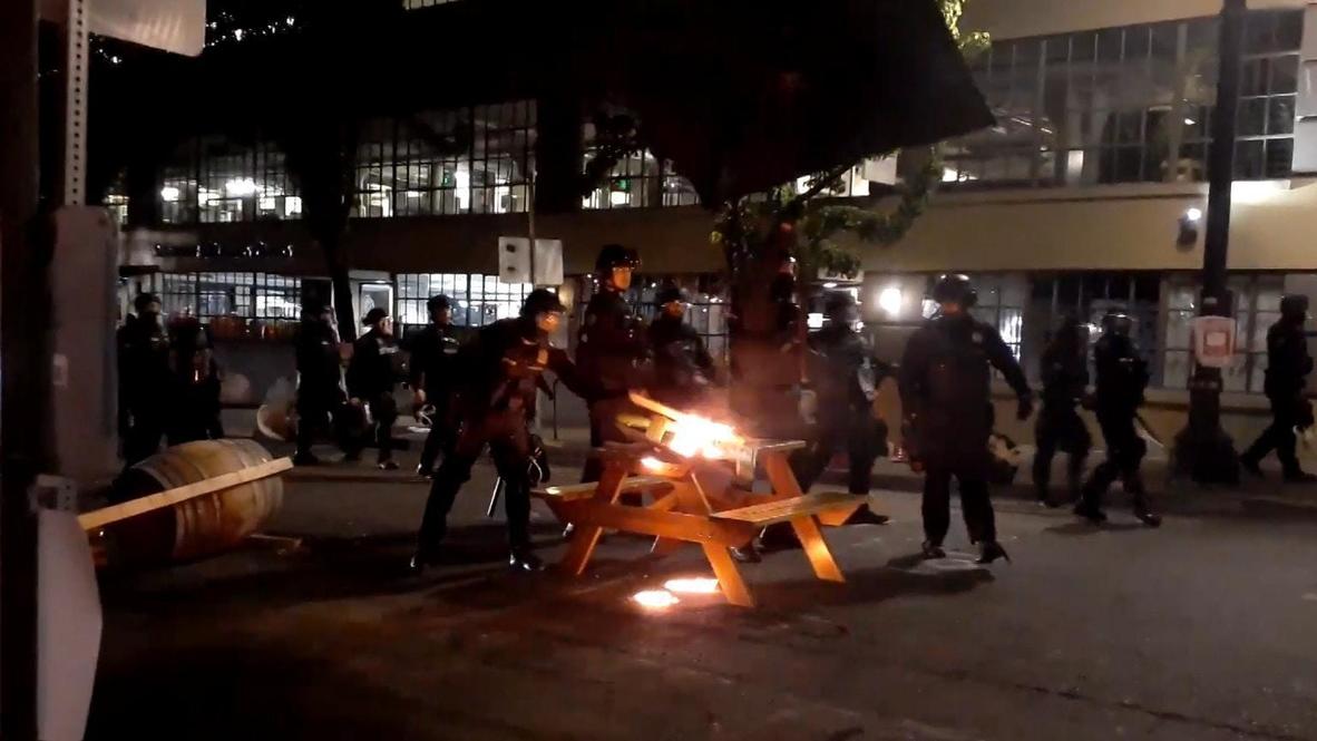 EE.UU.: Policía dispersa protesta del movimiento 'BLM' mientras continúan los disturbios en Portland