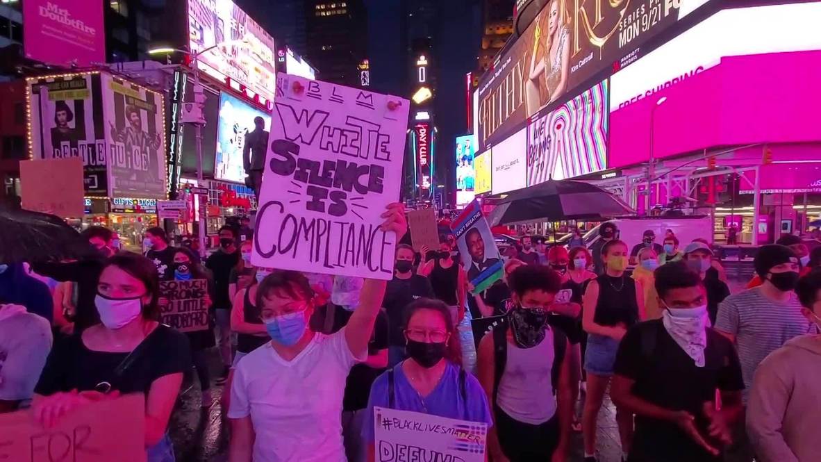 EE.UU.: Cientos protestan en Times Square de Nueva York para exigir justicia por la muerte de Daniel Prude