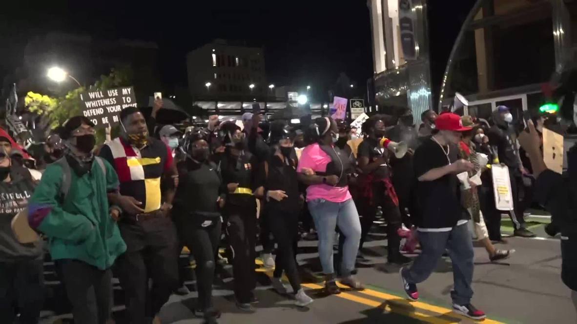 USA: Police use pepper bombs as protesters rally over Daniel Prude death in Rochester