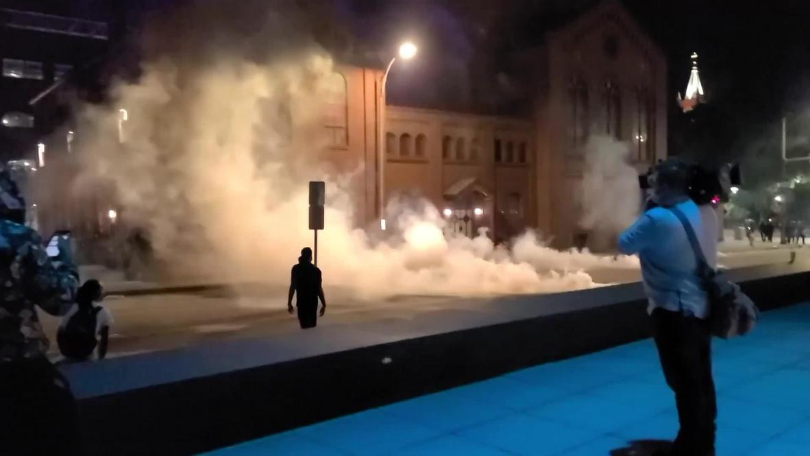 EE.UU.: Policía usa gas lacrimógeno para dispersar protesta del movimiento 'Black Lives Matter' en Rochester