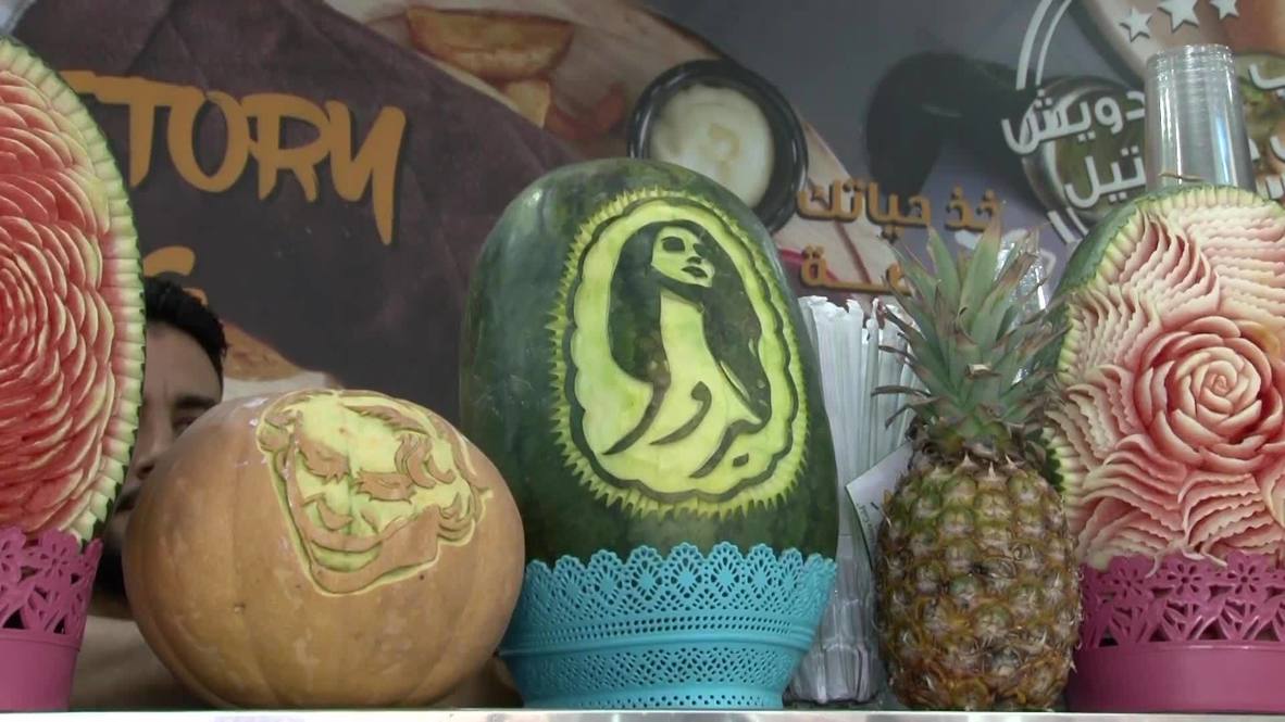 Meet the Amman juice vendor leaving customers open-mouthed with a-peeling carving skills
