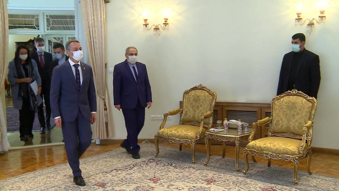 إيران: الرئيس روحاني يجري محادثات مع وزير الخارجية السويسري كاسيس في طهران
