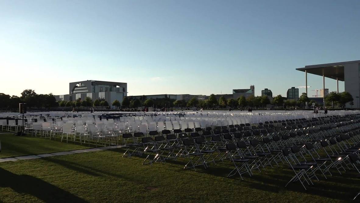 Germany: 13,000 chairs set up in Berlin as demand to evacuate Moria camp due to COVID-19