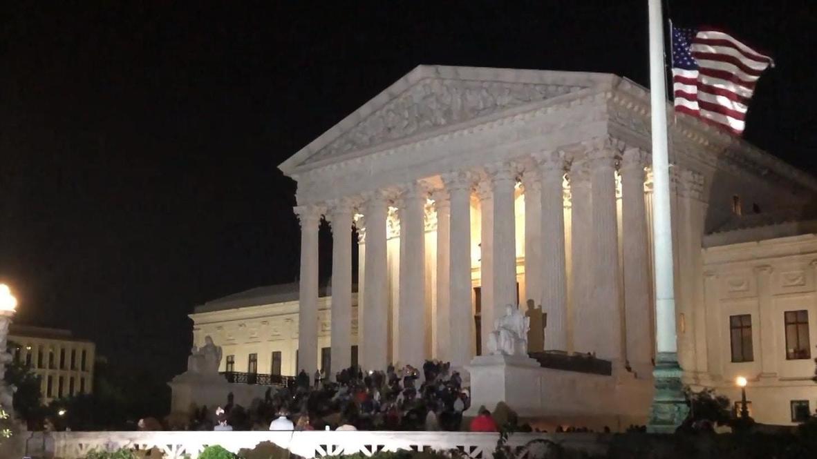 EE.UU.: Cientos de personas lloran la muerte de Ruth Bader Ginsburg frente a la Corte Suprema