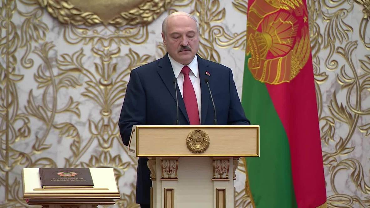 Bielorrusia: Lukashenko asume oficialmente el cargo de presidente en una ceremonia sorpresa