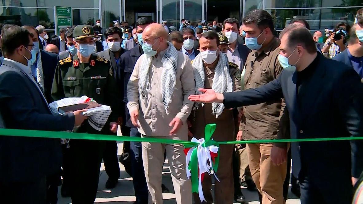 إيران: رئيس مجلس الشورى وقائد الجيش يفتتحان معرضاً مخصصا للحرب العراقية الإيرانية