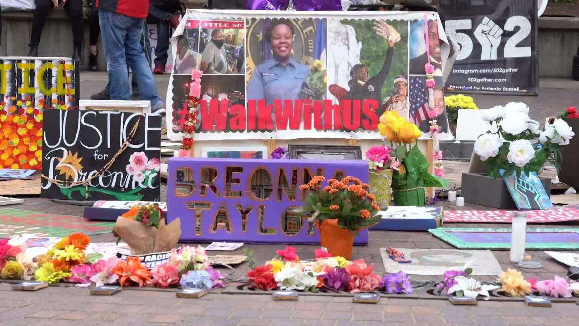 USA: BLM protesters rally in Louisville as officers in Breonna Taylor case avoid homicide charges