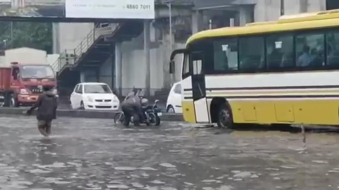 India: Traffic disrupted as Mumbai flooded after heavy rain