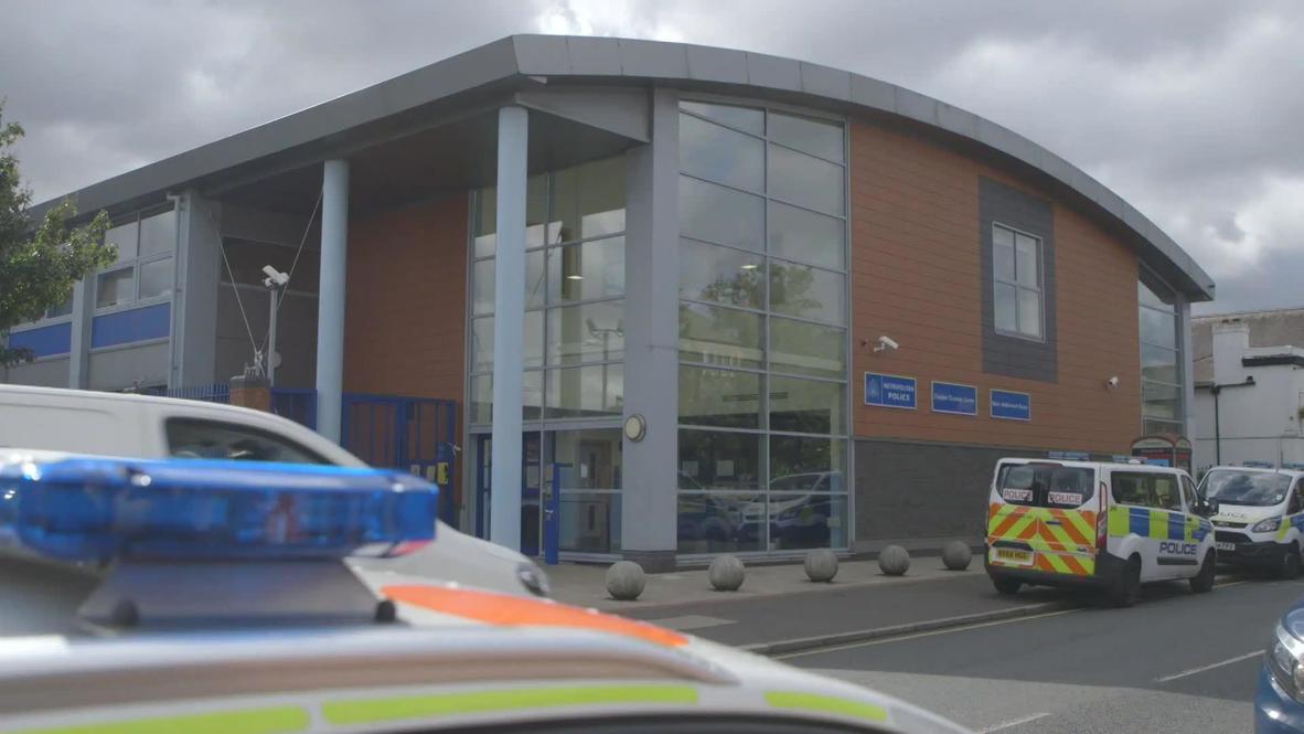 Reino Unido: Oficial es asesinado al interior de estación de policía en Londres