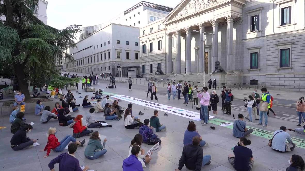 Spain: Rally held in Madrid as part of 'Fridays for Future' climate protests