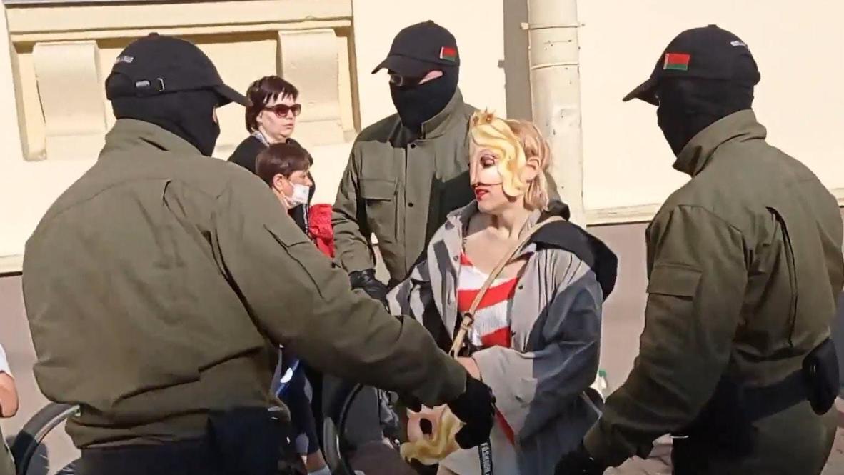 Belarus: Police detain several protesters at anti-government women's march in Minsk