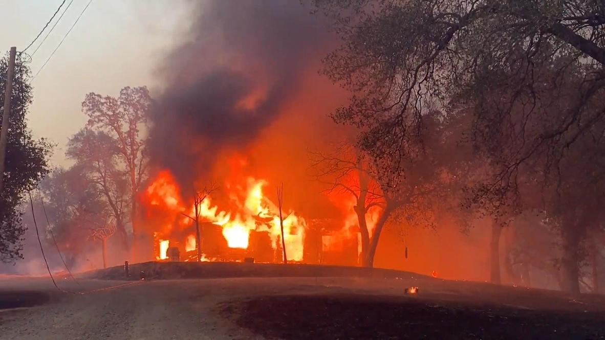 EE.UU.: Incendio Zogg arrasa con construcciones mientras llega hasta pueblos de California
