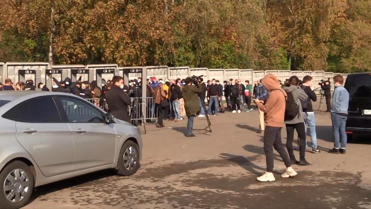 Россия: Сотни сторонников националиста Марцинкевича (Тесака) пришли проститься с ним на Кунцевское кладбище