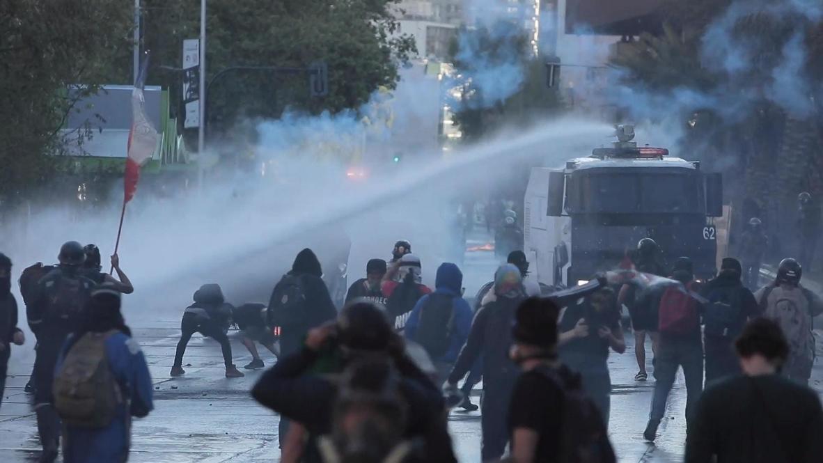 Chile: Policía utiliza gas lacrimógeno y cañones de agua en una protesta contra la brutalidad policial