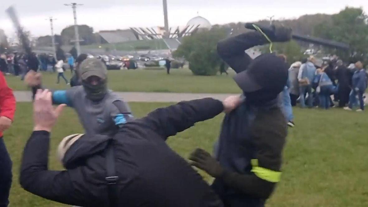 Bielorrusia: Manifestantes son golpeados durante protesta en Minsk