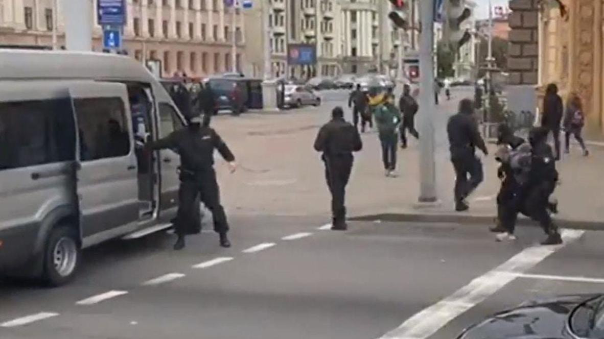Belarus: Students detained during Youth March in Minsk