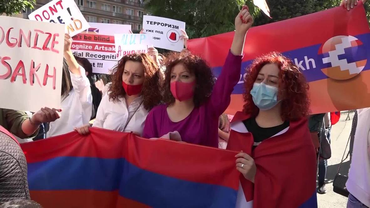 Армения: "Не будьте слепыми". Женщины из НКР вышли на акцию перед офисом ООН в Ереване