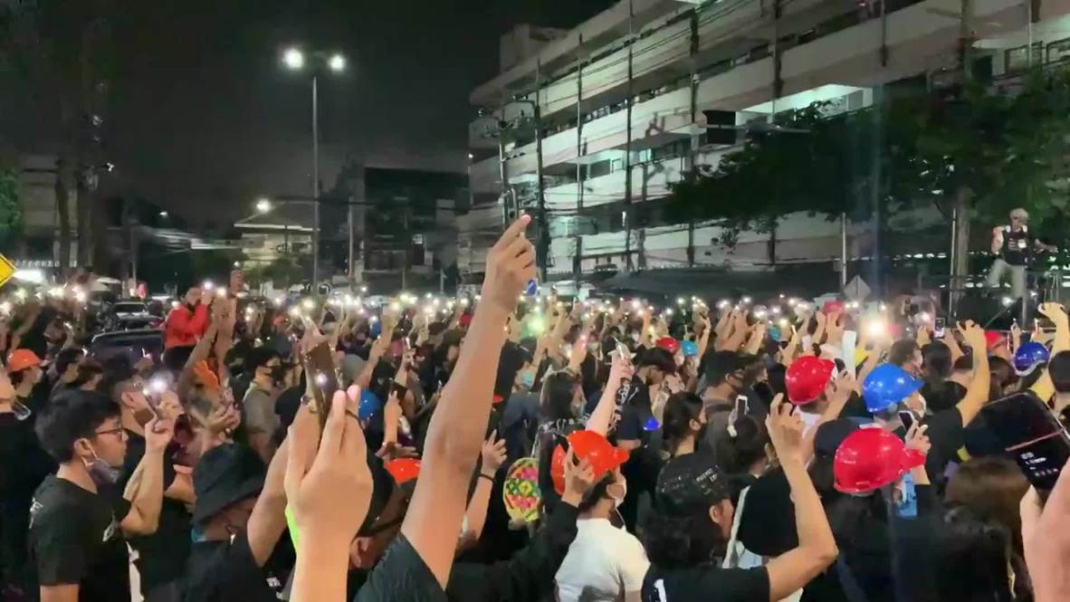 Thailand: Student protesters ask Nonthaburi police chief to resign