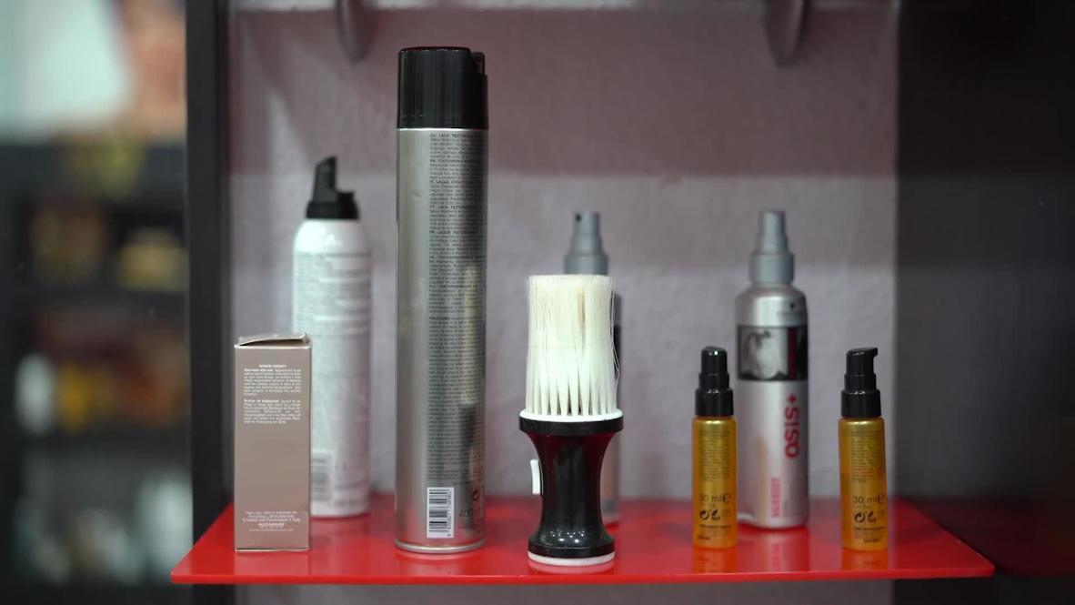 España: Peluquerías van a la huelga exigiendo baja del IVA al verse afectados por restricciones del covid-19