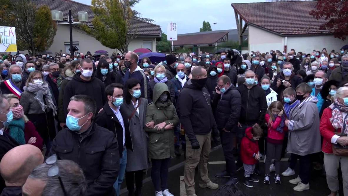 Francia: Miles de personas asisten a marcha silenciosa en honor a asesinado maestro Samuel Paty