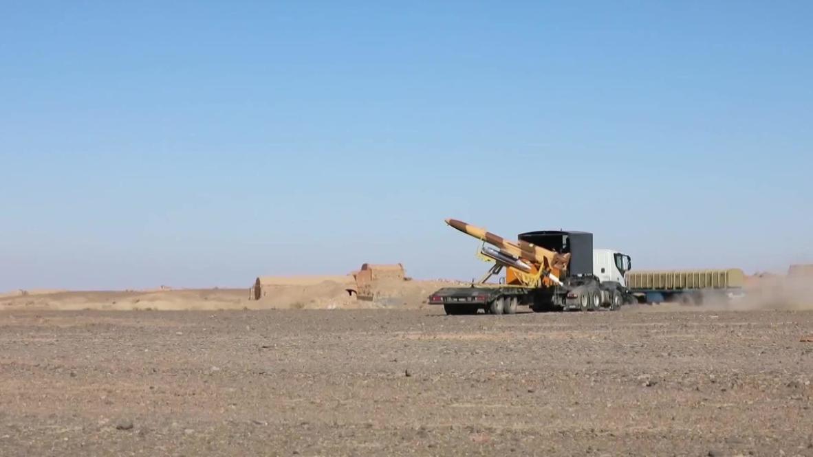 إيران: الجيش يختبر صاروخ أرض جو من طراز بافار- 373 محلي الصنع أثناء التدريبات
