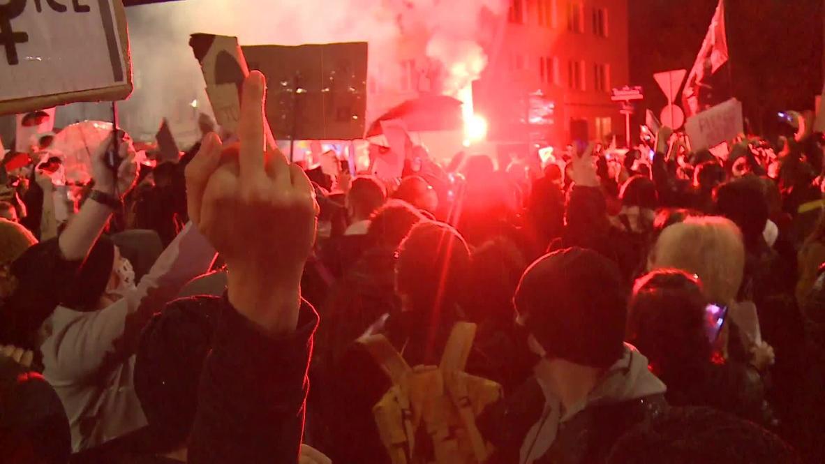 Poland: 'Tragedy' - Warsaw protesters hold demo against abortion ruling