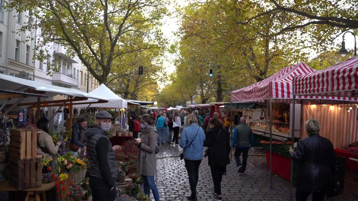 Germany: Berlin weekend market full as new mandatory mask measure comes into effect