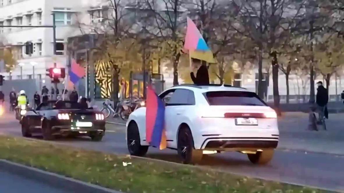 ألمانيا: مسيرة سيارات مؤيدة لأرمينيا تطوف ببرلين على خلفية نزاع قره باغ