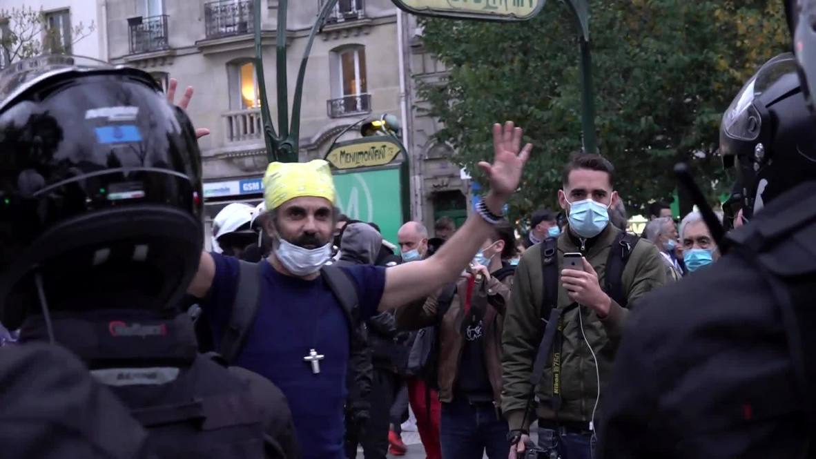 Francia: Residentes de París protestan contra las restricciones por covid-19