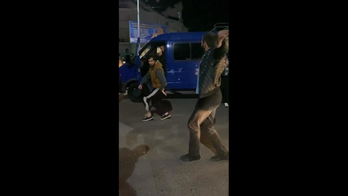 Rusia: Hinchas de Nurmagomedov celebran su triunfo en la UFC con bailes tradicionales